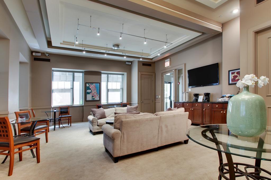 Dewitt Hotel And Suites Chicago Eksteriør bilde