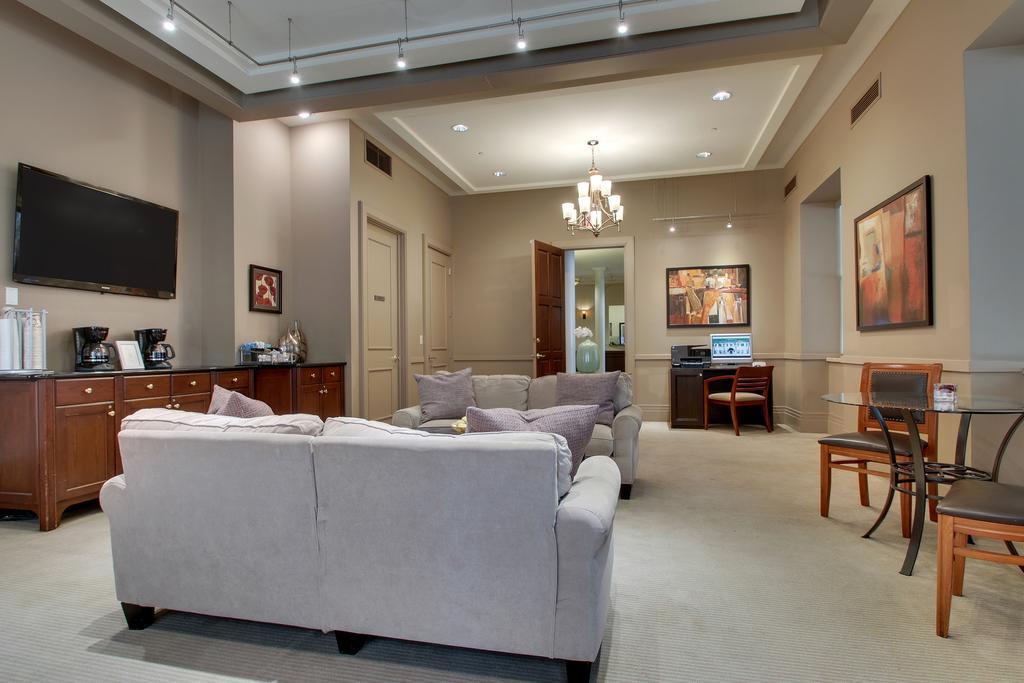 Dewitt Hotel And Suites Chicago Eksteriør bilde